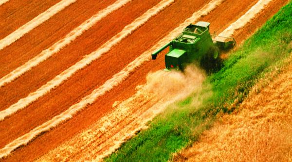 cum ne fuge terenul agricol de sub picioare