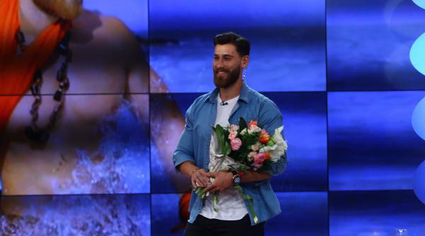 asistent surpriza pentru mirela boureanu la 2k1 a facut ravagii in insula iubirii