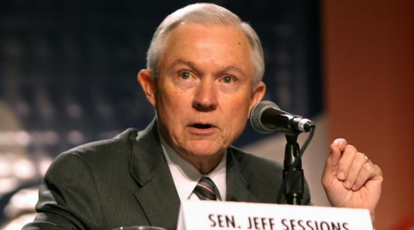 sua actualul procuror general jeff sessions a ascuns intalnirile avute cu ambasadorul rusiei din timpul campaniei electorale