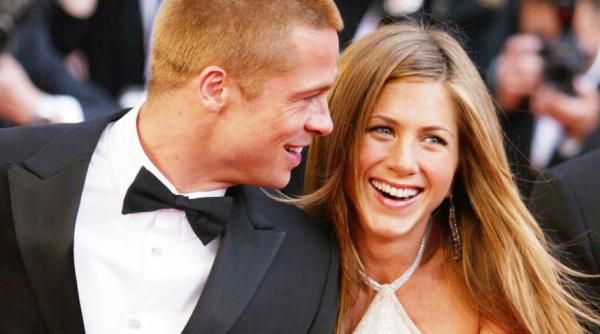 jennifer aniston si brad pitt au reluat comunicarea