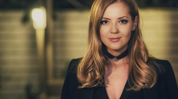 reguli de eticheta cu nadina campean sarutatul mainii calea rapida de la politete la penibil