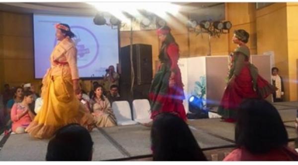 femei desfigurate in urma atacurilor cu acid au defilat la o prezentare de moda