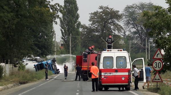 autotren incarcat cu azotat de amoniu s a rasturnat pe dn7