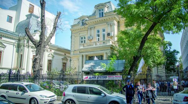 fara bani de salarii cnu tinuta in viata de un ajutor de stat