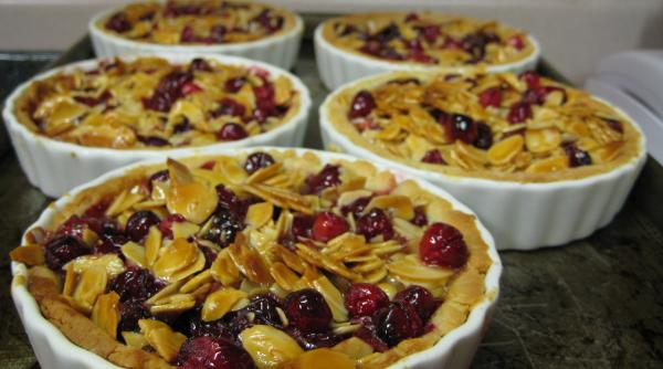 reteta zilei tarta cu caramel sarat si nuci pecan coapte