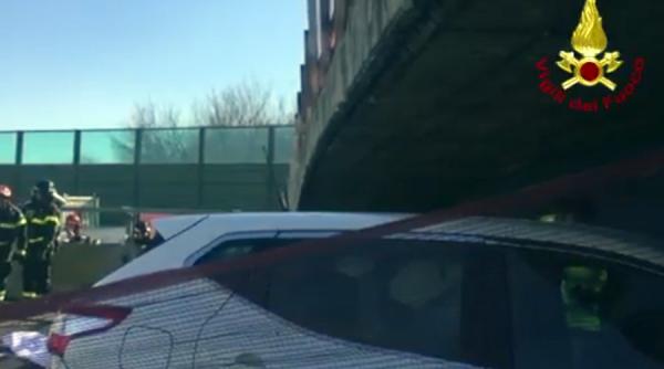 video un pod peste o autostrada din italia s a prabusit