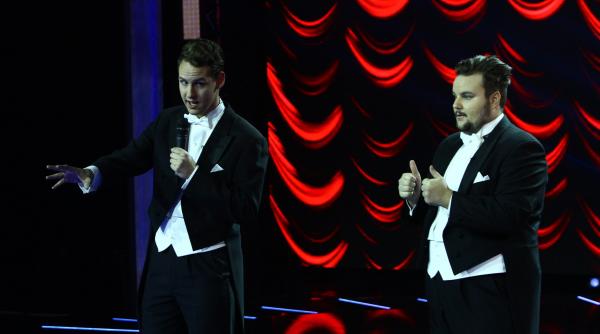 cel mai neasteptat si inedit concert la pian va fi apreciat de toti cei trei jurati la iumor