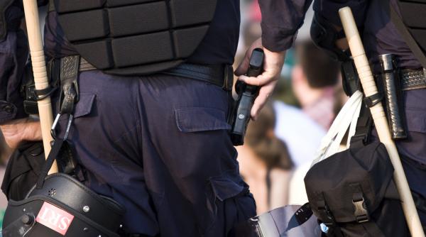 focuri de arma in capitala pentru imobilizarea unui sofer care a ranit un politist