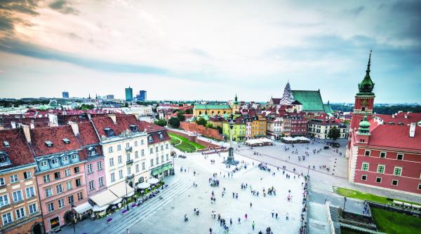 destinatia saptamanii varsovia orasul renascut din cenusa