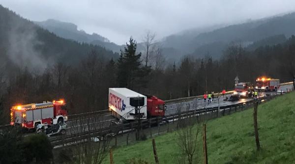 doi romani au murit iar altul este grav ranit dupa un carambol petrecut pe o autostrada din spania