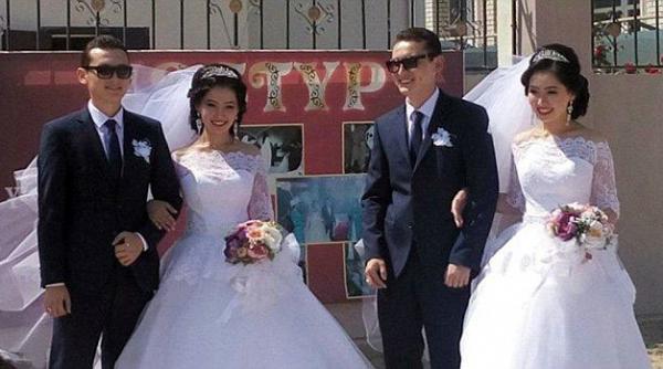 doua surori gemene s au casatorit cu doi frati gemeni si sunt amandoua insarcinate