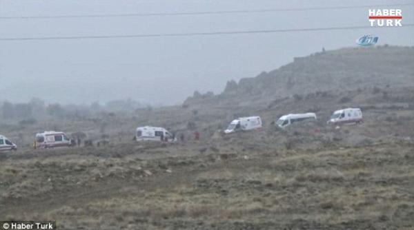 turcia trei baloane cu aer cald transportand turisti au aterizat fortat in cappadocia cel putin 49 de raniti