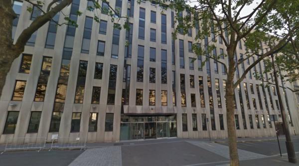 alerta o persoana ranita dupa explozia unui plic in birourile fmi bm din paris