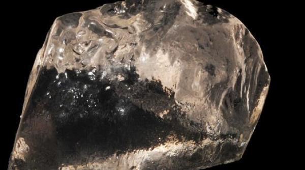 un diamant urias de 709 carate a fost descoperit de un pastor din sierra leone