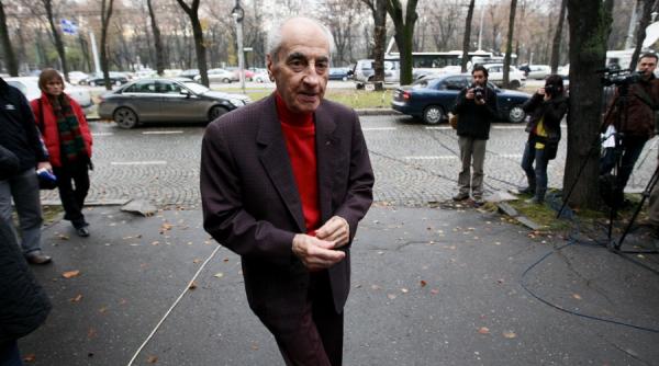 mircea ionescu quintus decorat cu steaua romaniei in rang de ofiter