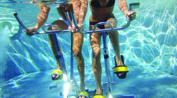 sporturi inedite pe care le poti practica in apa