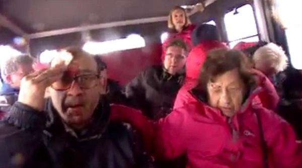 video momentul de groaza in care turisti si o echipa a bbc sunt surprinsi de eruptia vulcanului etna