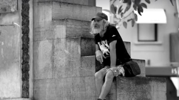 video transformarea spectaculoasa a unui om al strazii din palma de majorca