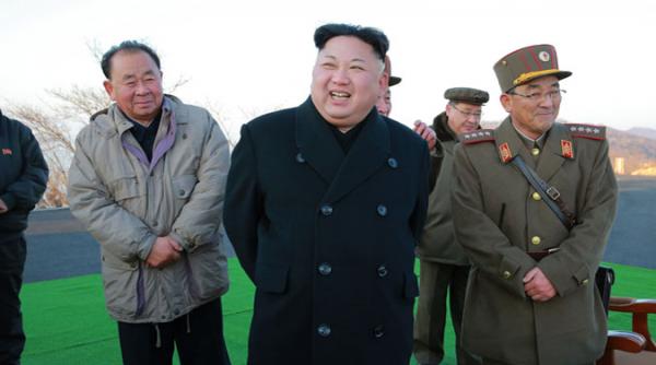 coreea de nord a testat un nou motor de racheta in prezenta lui kim jong un