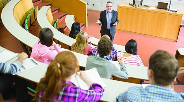 in goana dupa bani universitatile ignora piata muncii
