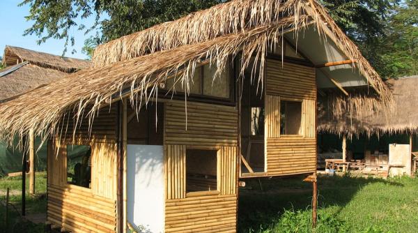 un barbat este acuzat ca a furat o locuinta cu totul