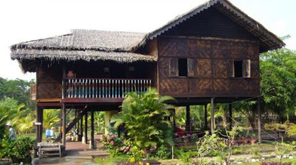 un presupus hot din birmania a fost arestat pentru ca ar fi furat o casa cu totul