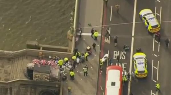 londra o femeie a decedat si mai multe au fost grav ranite in atacul de pe westminster bridge