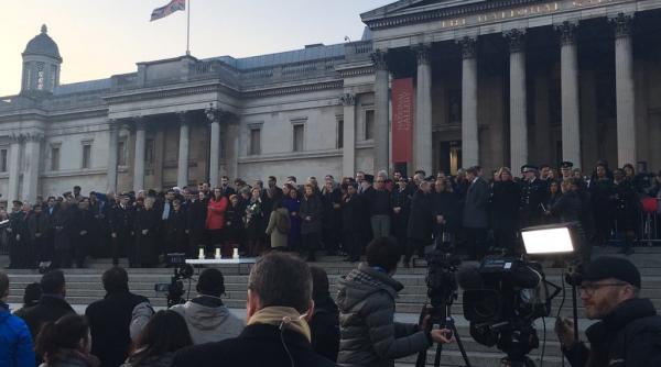 priveghi in piata trafalgar pentru victimele atacului de la londra