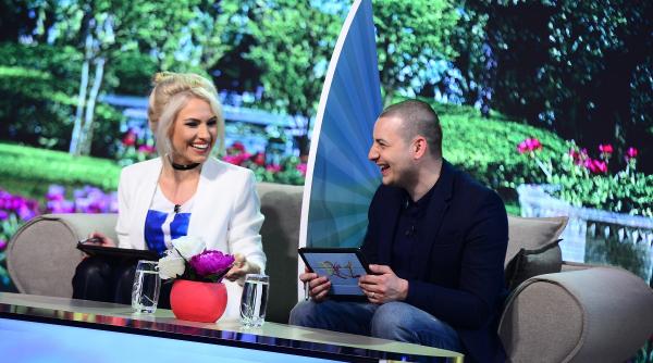 amna chinuita de sot ceruta in casatorie in ultima zi de vacanta cu un inel ascuns intr o soseta