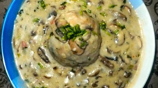 reteta zilei ciulama de ciuperci