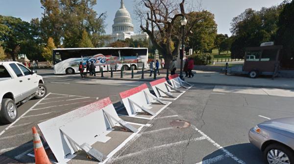 alerta la washington dc dupa ce un sofer a intrat in masina de patrulare a politiei