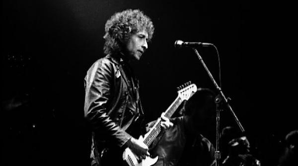 bob dylan a primit pana la urma sambata la stockholm premiul nobel pentru literatura