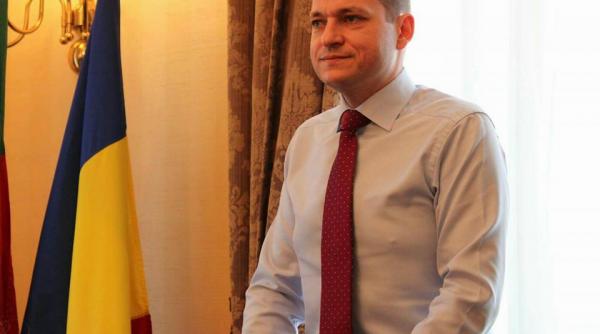 ministrul turismului critica activitatea din propriul minister