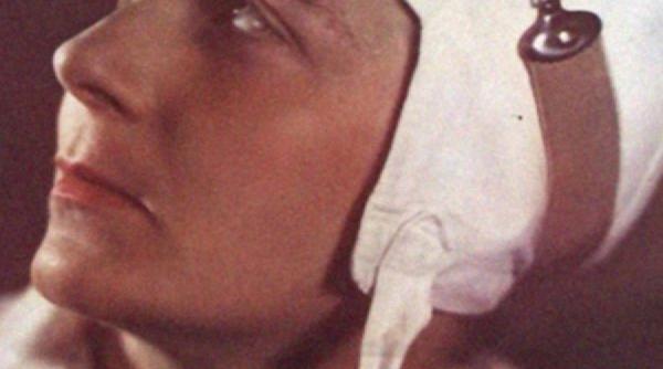 teribila poveste a printesei romance care a condus escadrila femeilor pilot pe frontul celui de al doilea razboi mondial