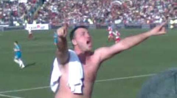 cei 5 suporteri dinamovisti care au patruns pe teren s au ales cu amenda si interdictie pe stadioane