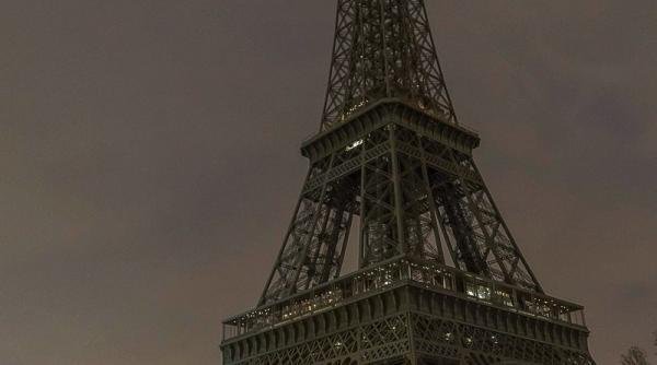 atentat la sankt petersburg luminile in turnul eiffel stinse in semn de omagiu adus victimelor
