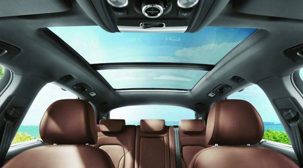 cum te ploua in masina de 50 000 de euro