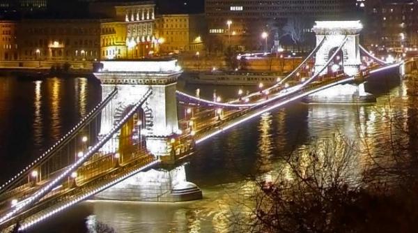politia din budapesta a interzis manifestarile publice pe podurile de peste dunare