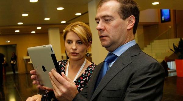 medvedev sua la un pas de a declansa un razboi cu rusia