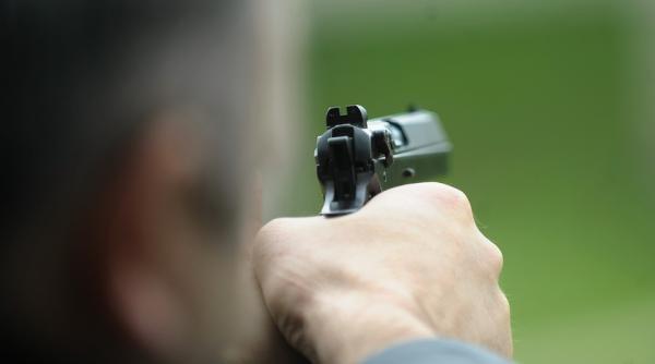 impuscaturi intr un bar din tulcea un barbat a murit