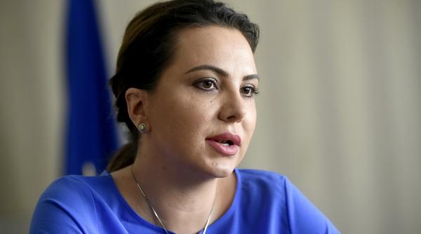 exclusiv sute de mii de euro imprumutate fictiv de fosta fosta sefa aep pentru ascunderea spagilor primite