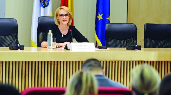 primaria de 10 ori patroana