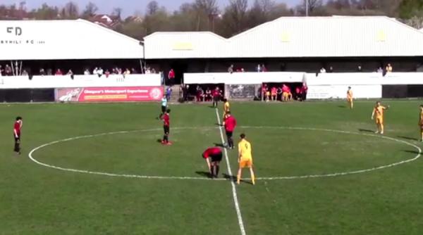 fotbal un jucator scotian a marcat un gol chiar din lovitura de incepere a meciului