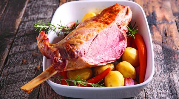 secretele bucatarului pentru masa de paste friptura de miel are cateva secrete