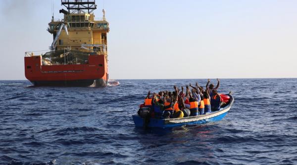 politistii de frontiera romani au mai salvat 46 de sirieni in apele marii egee