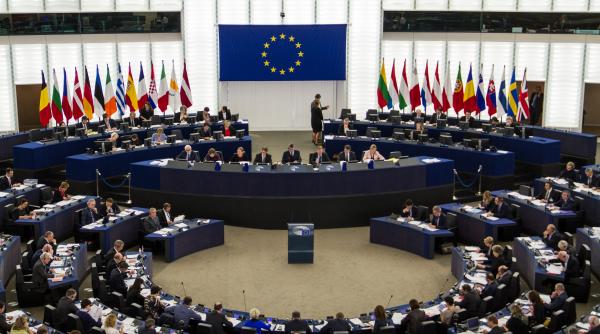 uniunea europeana cere turciei sa caute un consens national dupa referendum