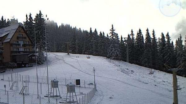 a nins peste tot in parang straja sau retezat zapada ajunge la 10 centimetri