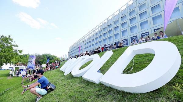 lipsa centrelor de conferinta alunga turistii