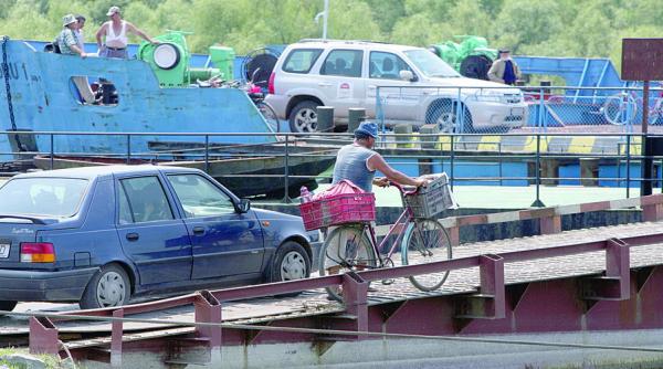 se ridica podul urias de la braila