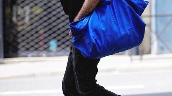 celebra casa de moda balenciaga motiv de ironii pe twitter